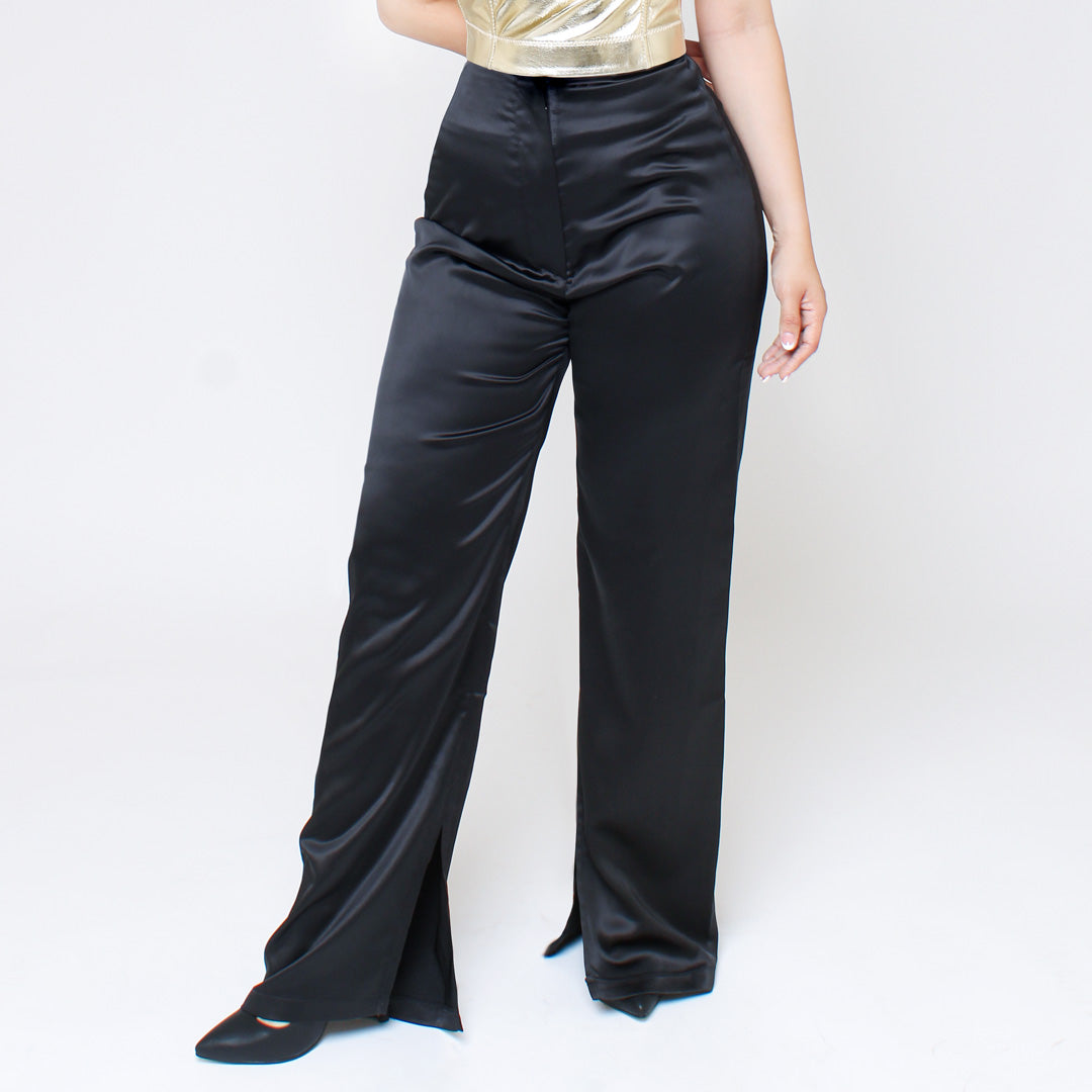 Pantalon en satin noir sale